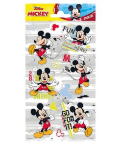 Stickers-ark med Mickey-inspirerede tegnefigur-motiver på et farverigt børnebord med kreativt tilbehør.