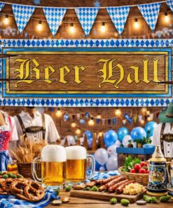Oktoberfest Beer Hall skilt i festligt pyntet lokale med ølkrus, pølser, pretzels og blå-hvid bayersk dekoration.