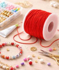 Rød elastiksnor 1,2 mm på rulle med perler og værktøj til smykkefremstilling
