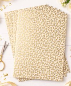 A4 karton med guldblomster på elfenben baggrund til kortfremstilling og scrapbooking