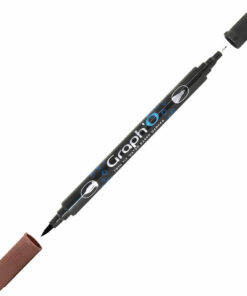 Graph’O dual tip tusch med brush tip og 0.3 mm fin spids på hvid baggrund