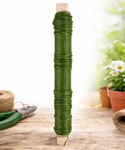 Grøn stål bindetråd på træpind til have, opbinding og hobbybrug