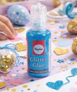 Glitterlim metallic azur blå fra Rayher brugt i DIY pynt med papirhjerter, glitterdekorationer og kreativ hobby.