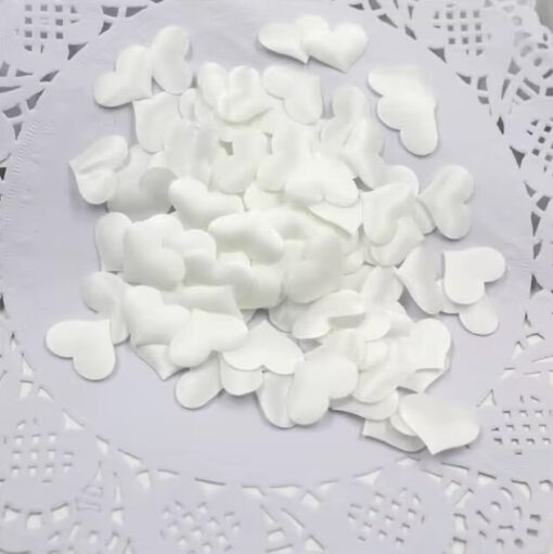 Små creme hvide stof hjerter