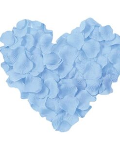 Lyseblå rosenblade til bordpynt