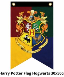 Harry Potter Hogwarts flag 30x50 cm med våbenskjold fra de fire kollegier på hvid baggrund