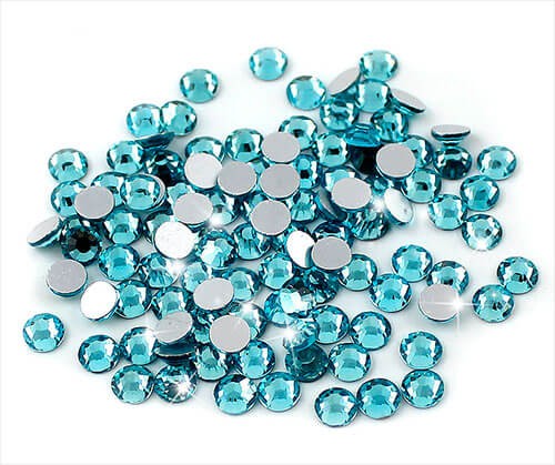 Lyseblå rhinsten