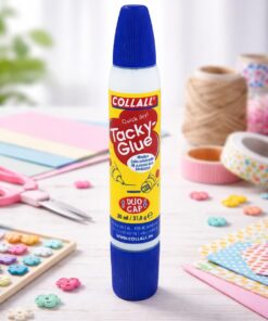 Collall Tacky Glue limpen 30 ml omgivet af hobbyartikler til scrapbooking og kreative DIY projekter