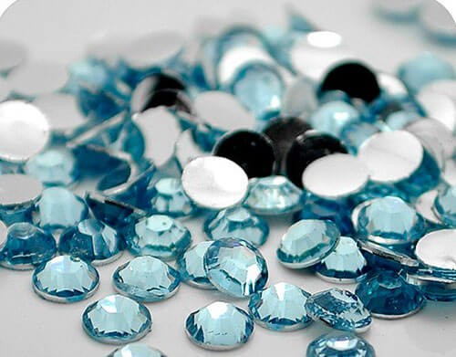 Lyseblå rhinsten