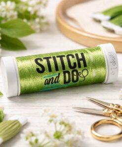 Stitch and Do broderitråd æblegrøn 200m med broderiudstyr og broderiramme i kreativt hobbysetup