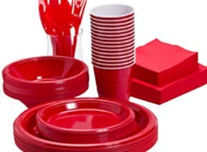 Rød engangsservice
