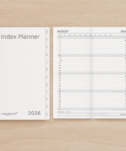 Index Planner månedskalender REFILL 2026 med månedsoverblik og timeopdelt dagslayout.