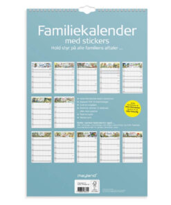 Forside af Familiekalender 2026 med farverige illustrationer af Otto Dickmeiss, rim af Lilja Scherfig og oversigt over kalenderens funktioner.