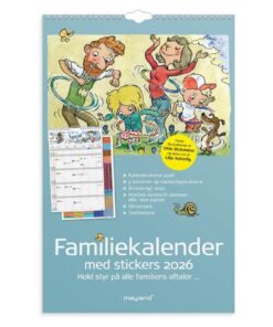 Forside af Familiekalender 2026 med farverige illustrationer af Otto Dickmeiss, rim af Lilja Scherfig og oversigt over kalenderens funktioner.