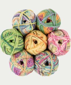 Mayflower Bumblebee Print Lavendel sokkegarn og strømpegarn