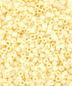 Miyuki Delica perler opaque matte dark cream 762 11/0