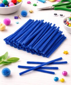 Korte tynde blå piberensere til hobby og kreative projekter, vist med perler og hobbyartikler