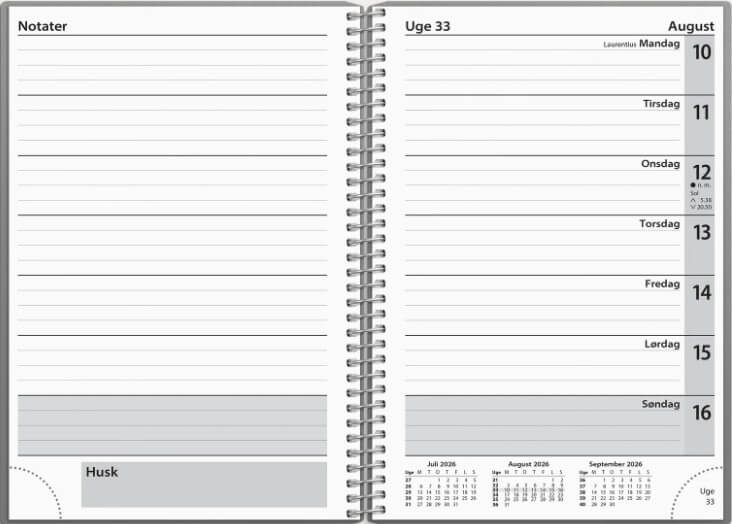 Mayland ugekalender 2026 i grå PP-plast med spiralryg og tværformat ugeskema samt notatside.
