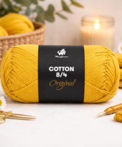 Mayflower Cotton 8/4 bomuldsgarn i sennepsgul farve – kvalitets bomuldsgarn til strik og hækling vist som produktbillede.