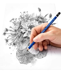 Staedtler Mars Lumograph Akvarel 100A med fem akvarel-grafitblyanter og en rundpensel i metalæske.