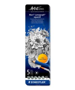 Staedtler Mars Lumograph Akvarel 100A med fem akvarel-grafitblyanter og en rundpensel i metalæske.