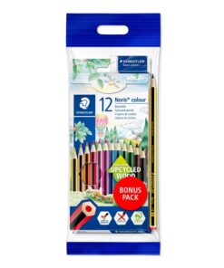 Et sæt Staedtler Noris Colour farveblyanter i forskellige nuancer, præsenteret med deres karakteristiske trekantede form og farvede ender. Blyanterne ligger organiseret og viser deres kraftige farver, designet til både børn og voksne, der ønsker høj kvalitet til tegning og farvelægning