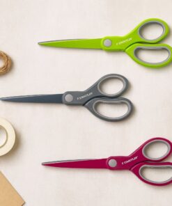 Staedtler Noris hobby saks 17 cm med ergonomisk håndtag og rustfri stålklinger.