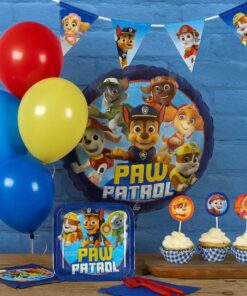 Paw Patrol folieballon som pynt til børnefødselsdag med balloner og cupcakes