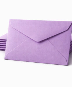Papperix C6 kuverter 5-pak i lys lilla med struktureret papir vist som packshot på hvid baggrund