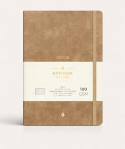 Notebook Deluxe A5 Smooth Beige notesbog med elastiklukning og 100 GSM papir på hvid baggrund